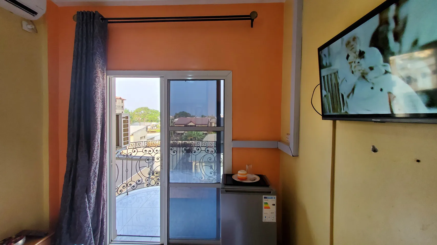 Chambre Meublée Logpom, Douala (3/5)