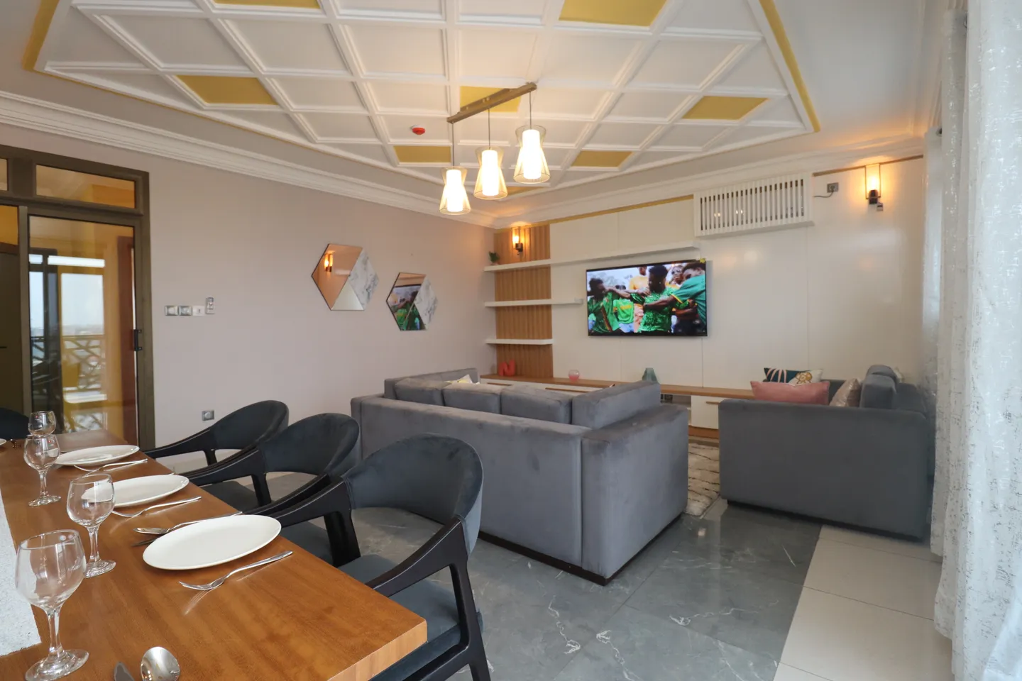 Appartement Meublé Makepe St Tropez, Douala (1/16)