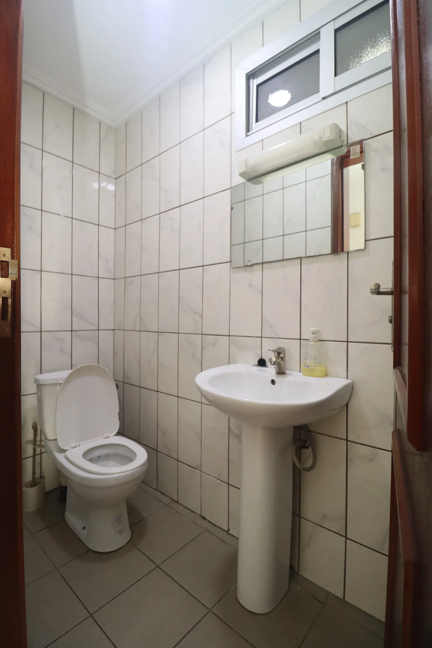 Studio Meublé Bonapriso, Douala (8/12)