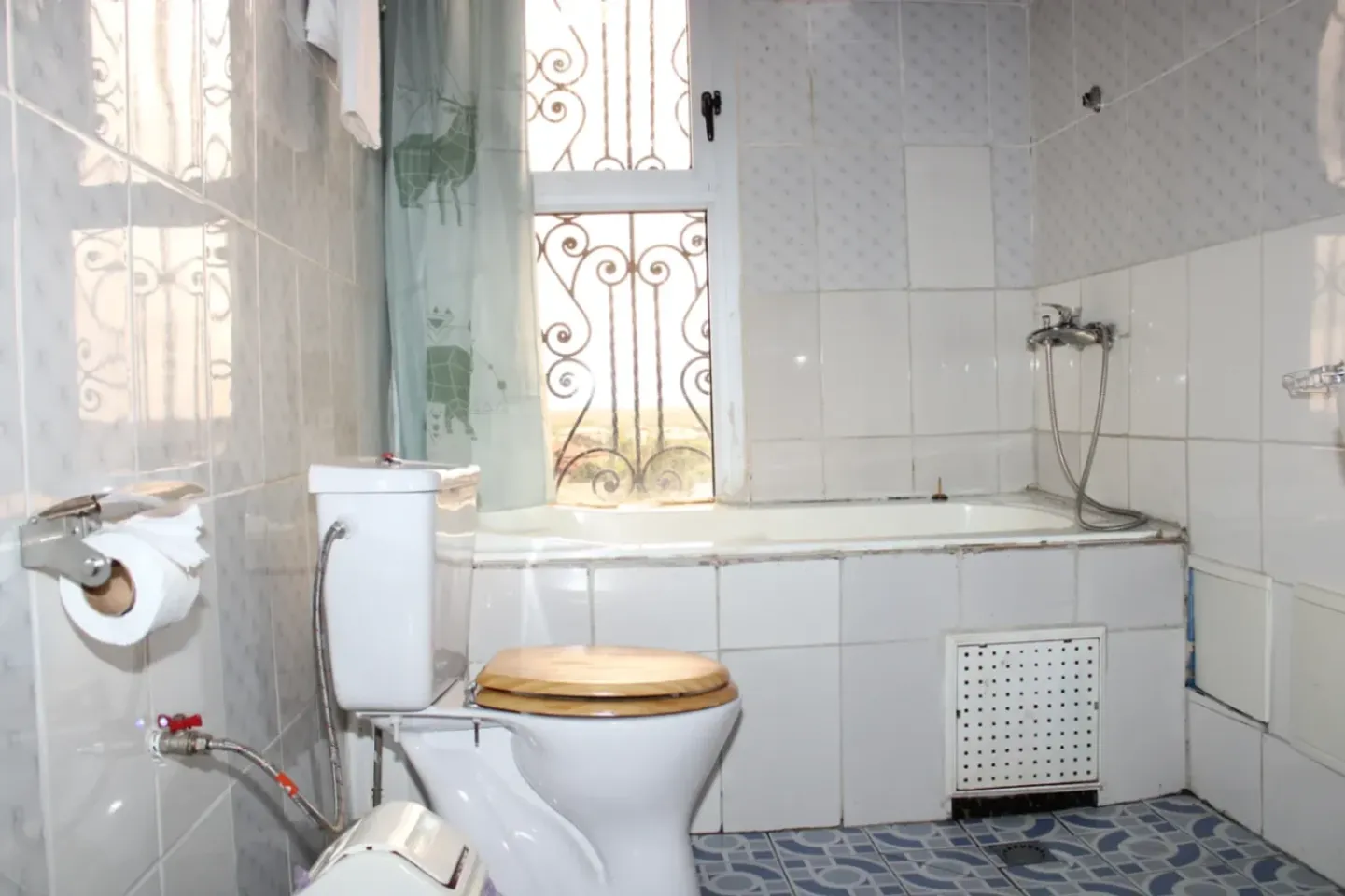 Chambre Meublée Denver Bonamoussadi, Douala (4/4)