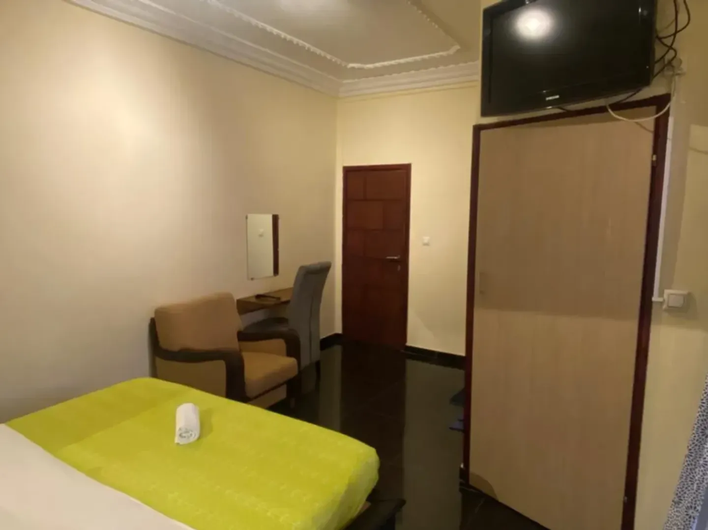 Chambre Meublée Logpom, Douala (2/8)