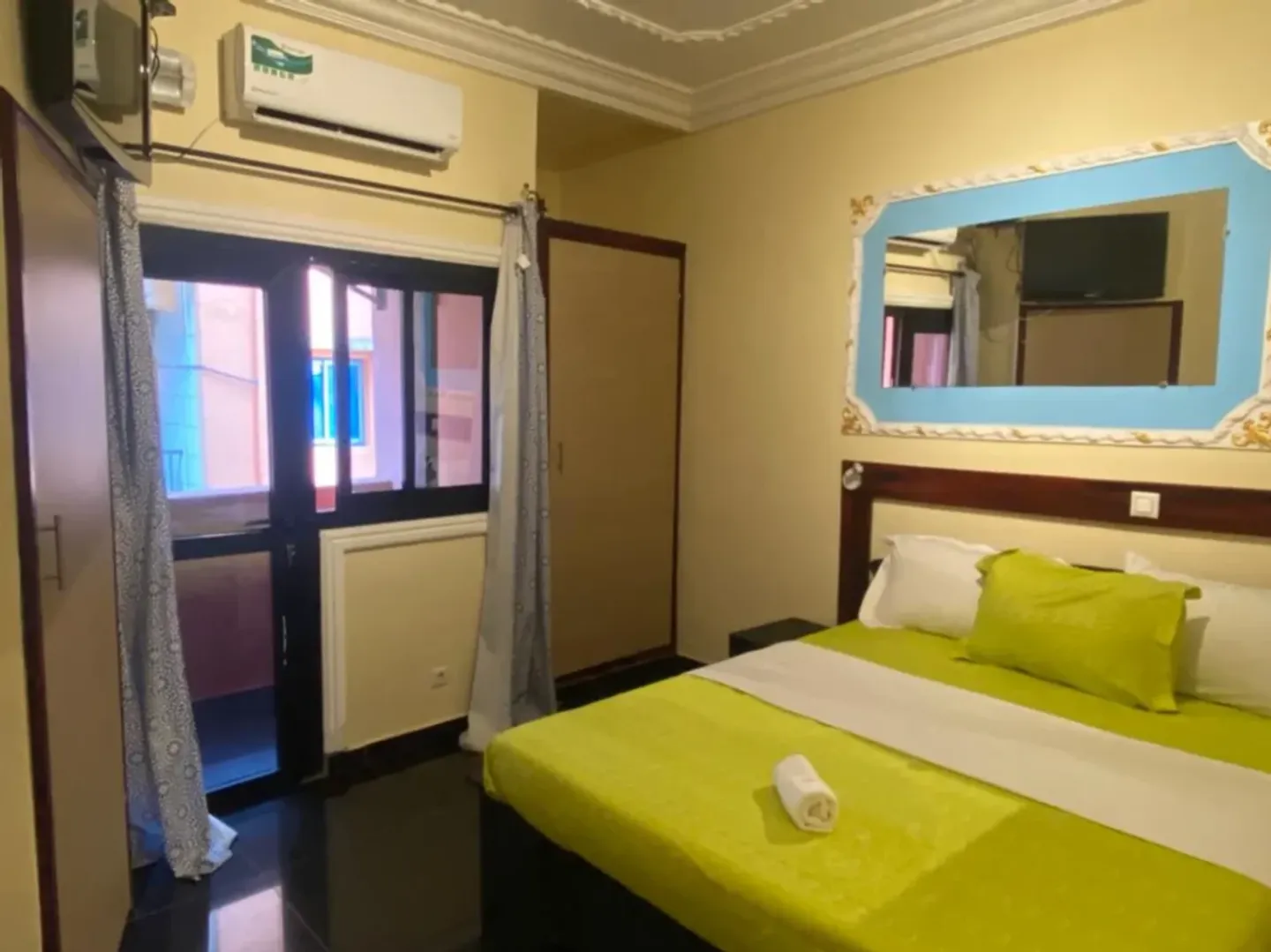 Chambre Meublée Logpom, Douala (3/8)