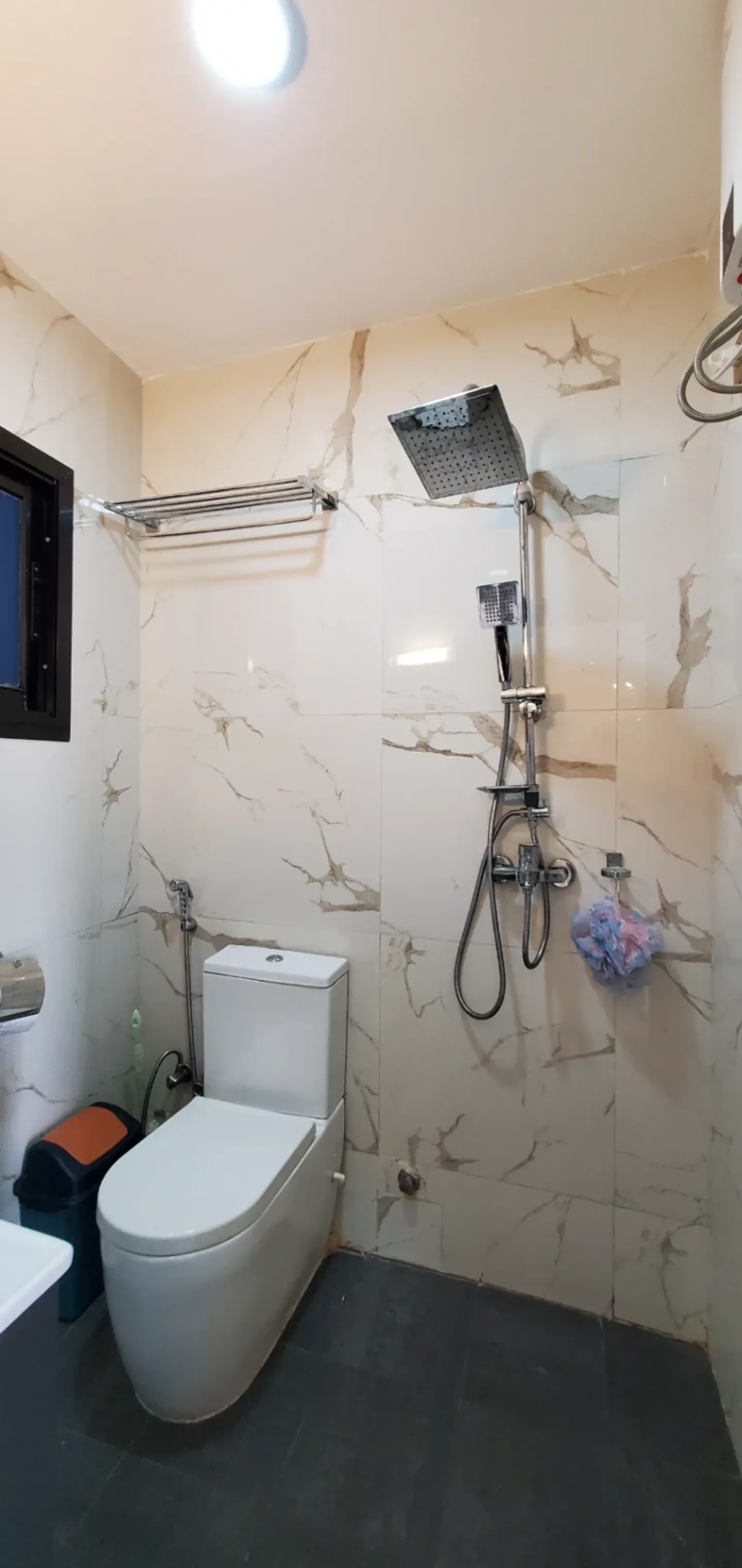 Chambre Meublée Bonaberi, Douala (5/7)