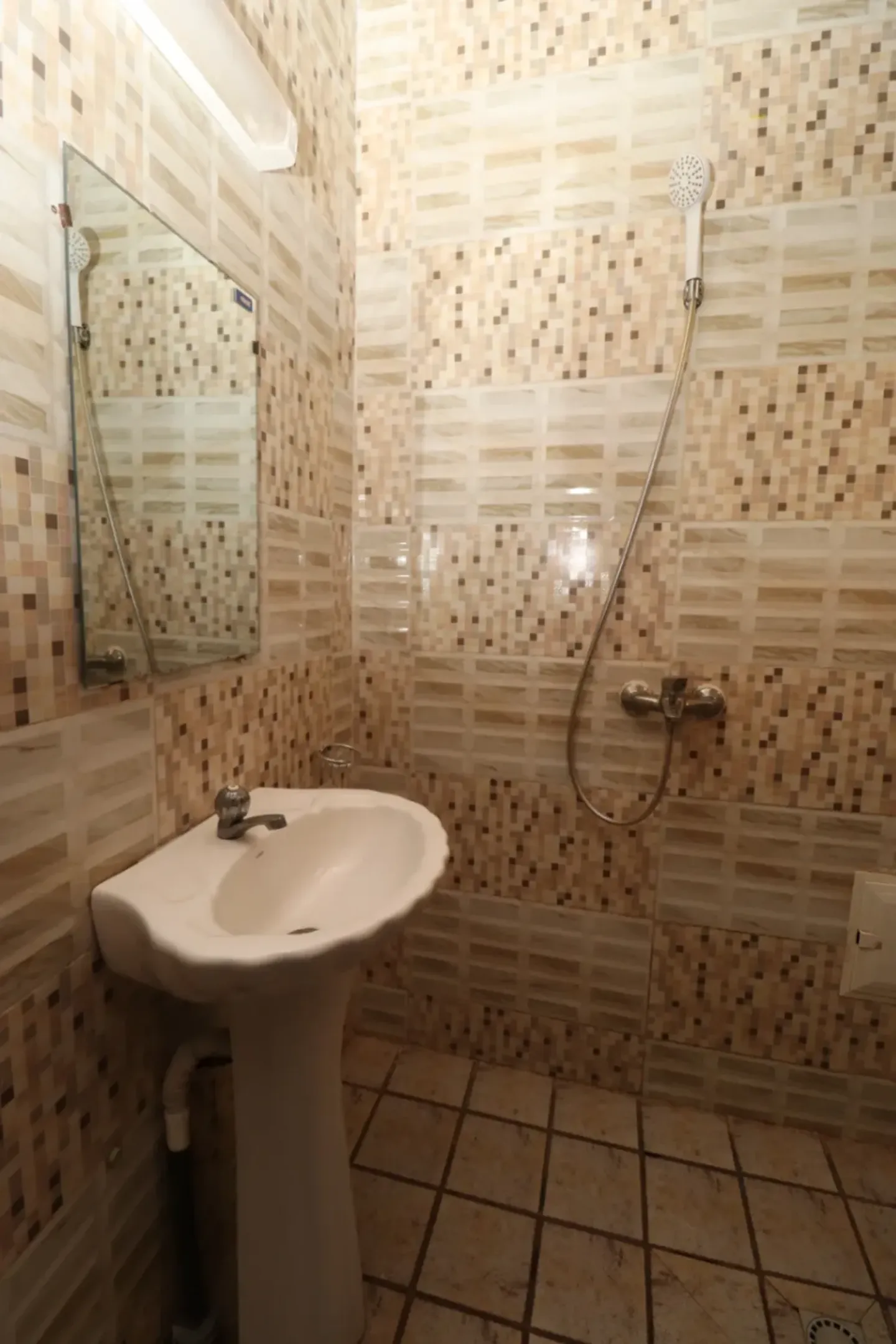 Chambre Meublée Ebome, Kribi (8/8)