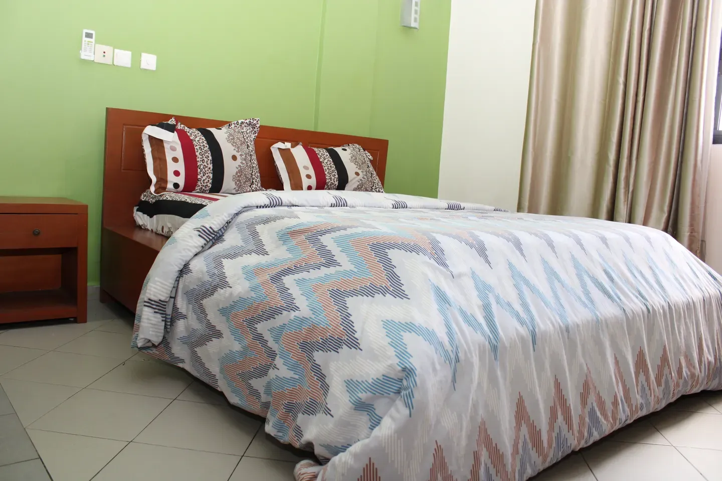 Studio Meublé Bonamoussadi, Douala (7/11)