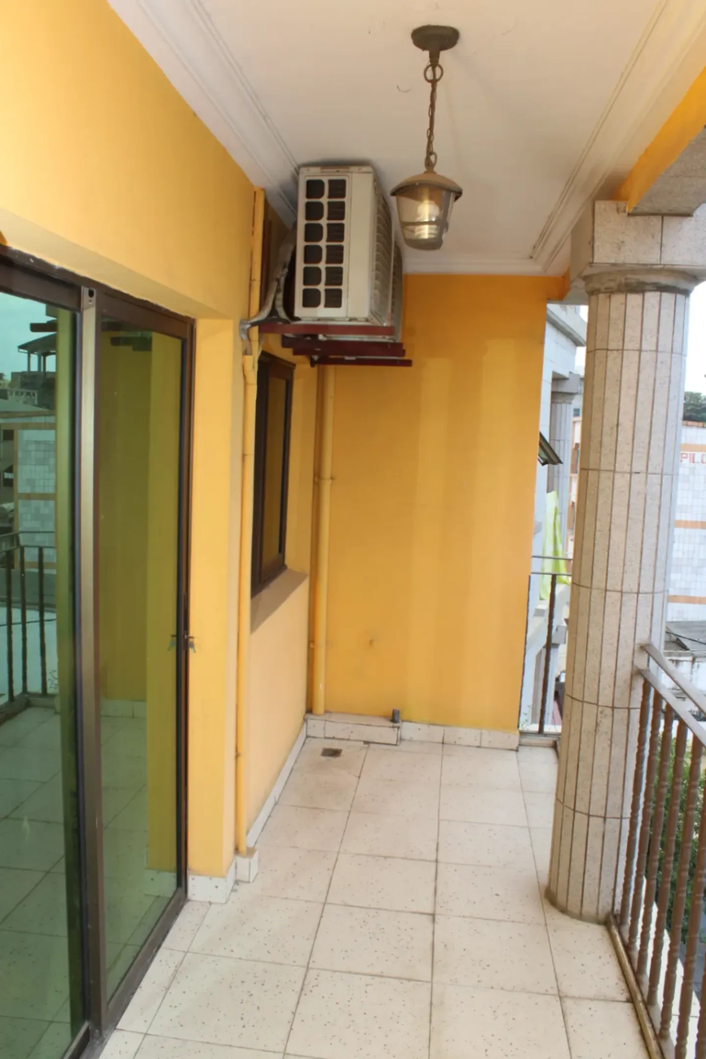 Studio Meublé Kotto, Douala (8/15)