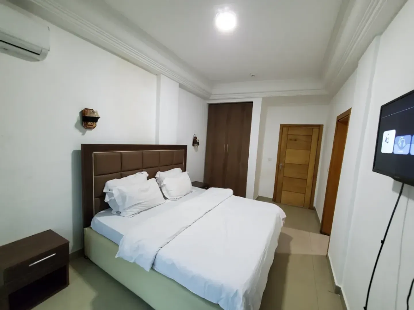 Studio Meublé Bonapriso, Douala (7/11)