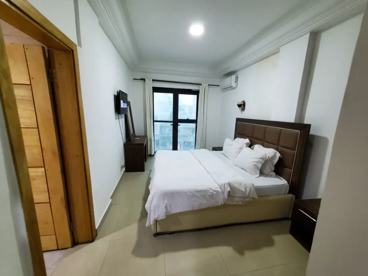 Studio Meublé Bonapriso, Douala (8/11)