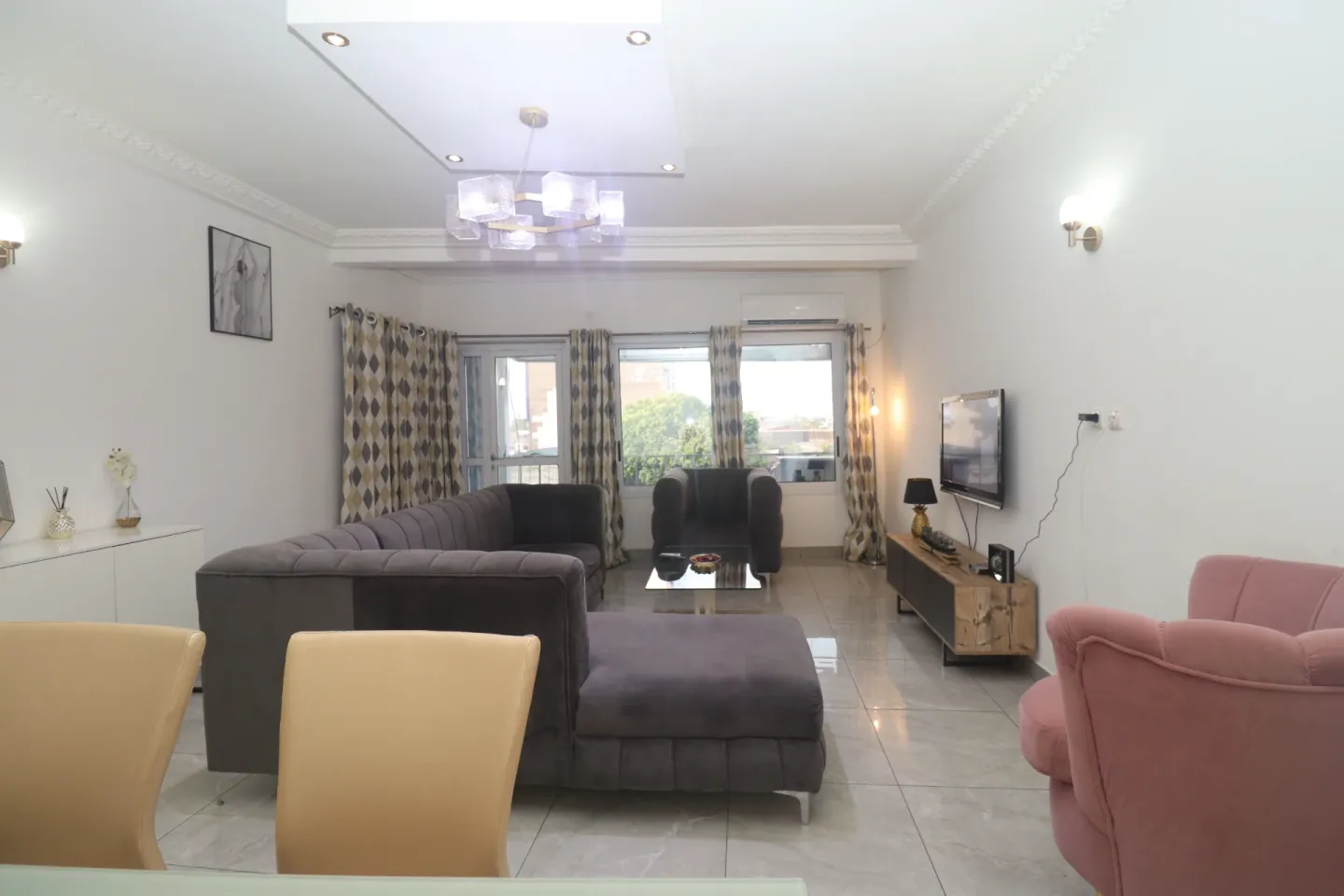 Appartement Meublé Akwa, Douala (1/13)