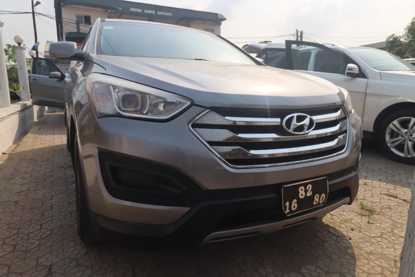 Hyundai Santa Fe | Automatique | Essence (1/8)