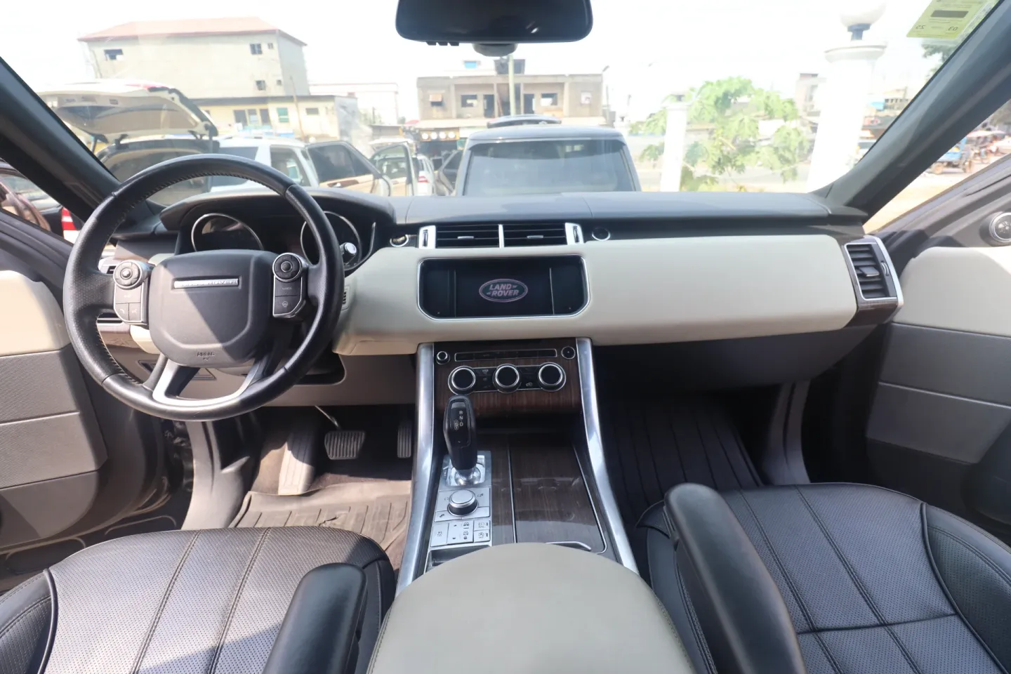 Range Rover Sport HSE | Automatique | Essence (2/7)