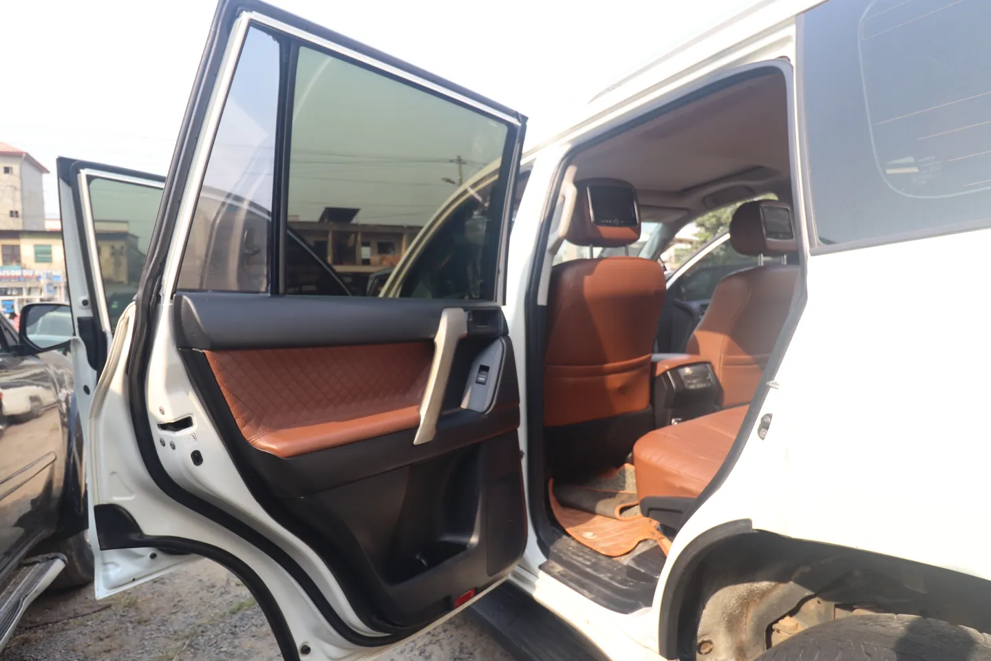 Toyota Prado | Automatique | Essence (2/10)