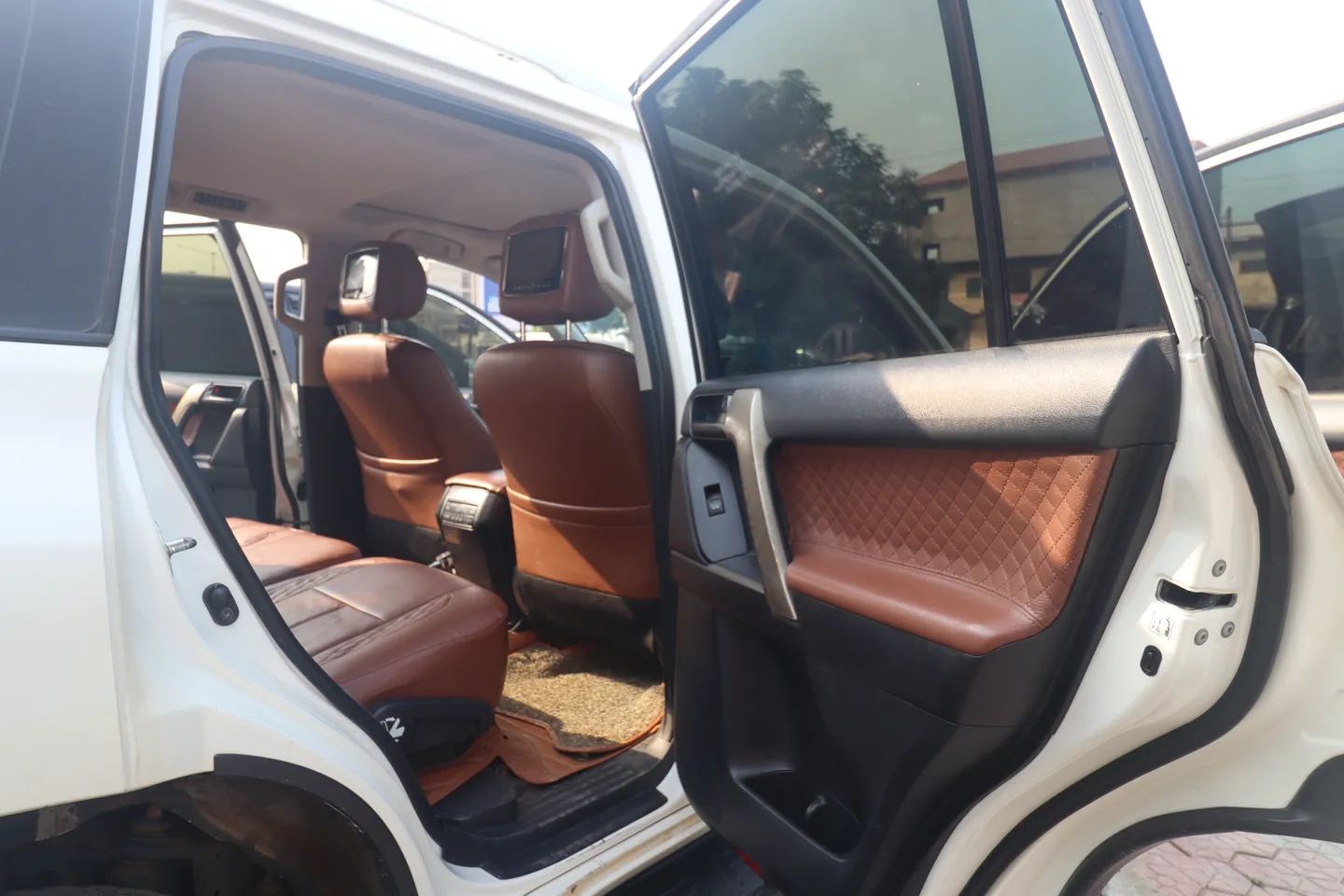 Toyota Prado | Automatique | Essence (3/10)
