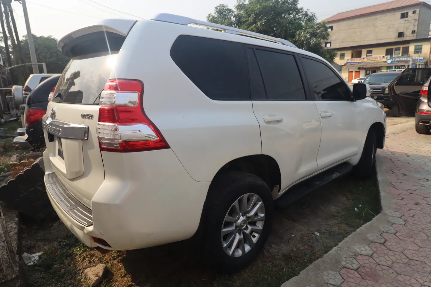 Toyota Prado | Automatique | Essence (6/10)