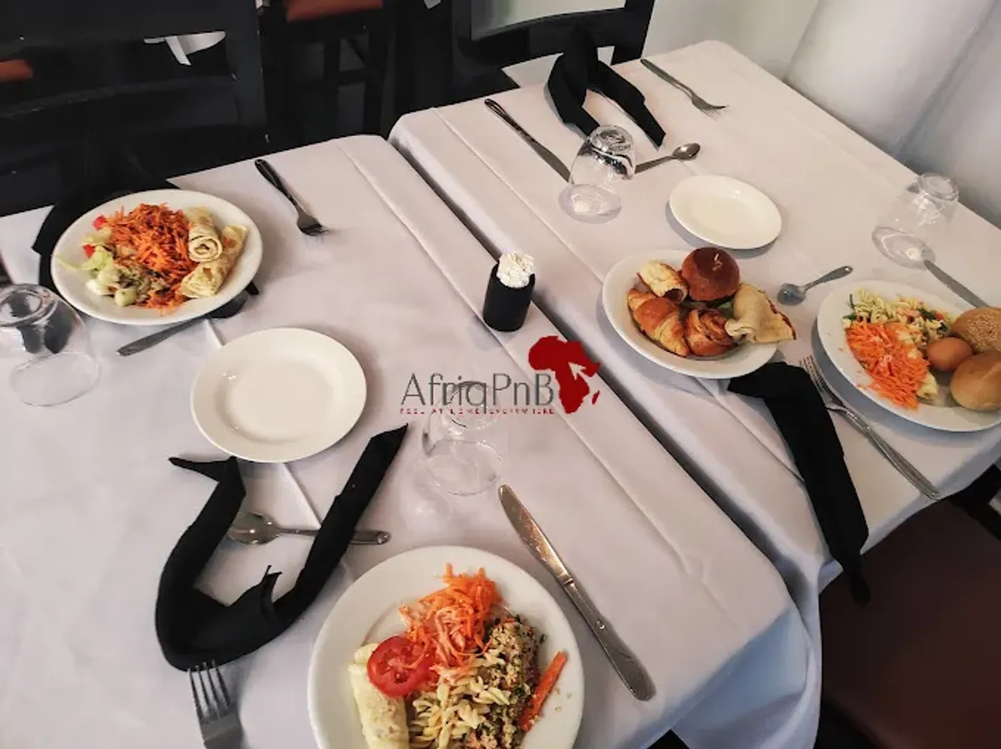 Le Grilladin Restaurant (1/12)
