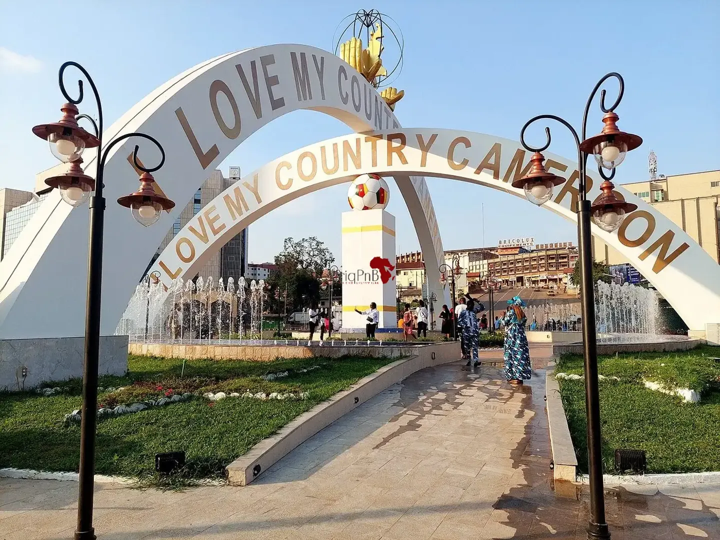 Rond Point J'Aime Mon Pays Le Cameroun (5/5)