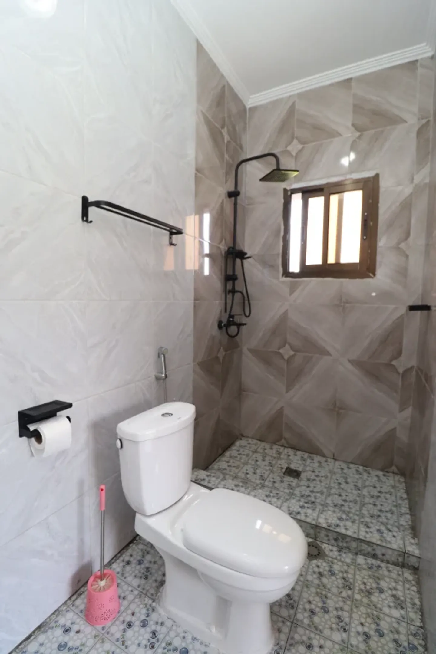 Chambre Meublée Bebambwe, Kribi (5/8)