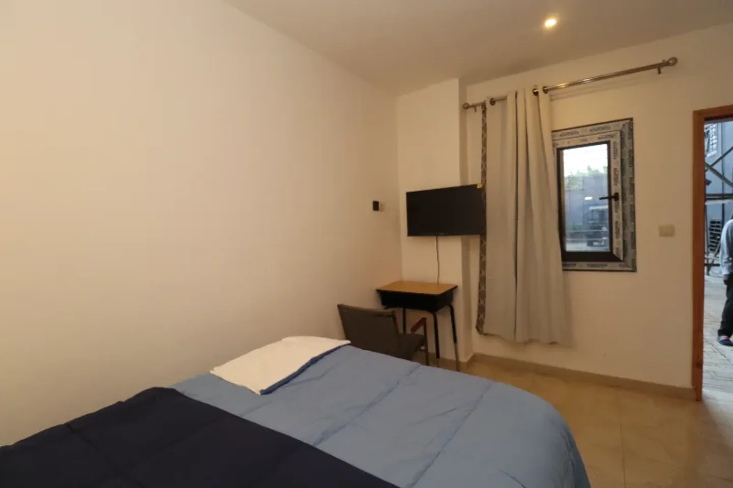 Studio Meublé Zaïre centre-ville, Kribi (2/5)