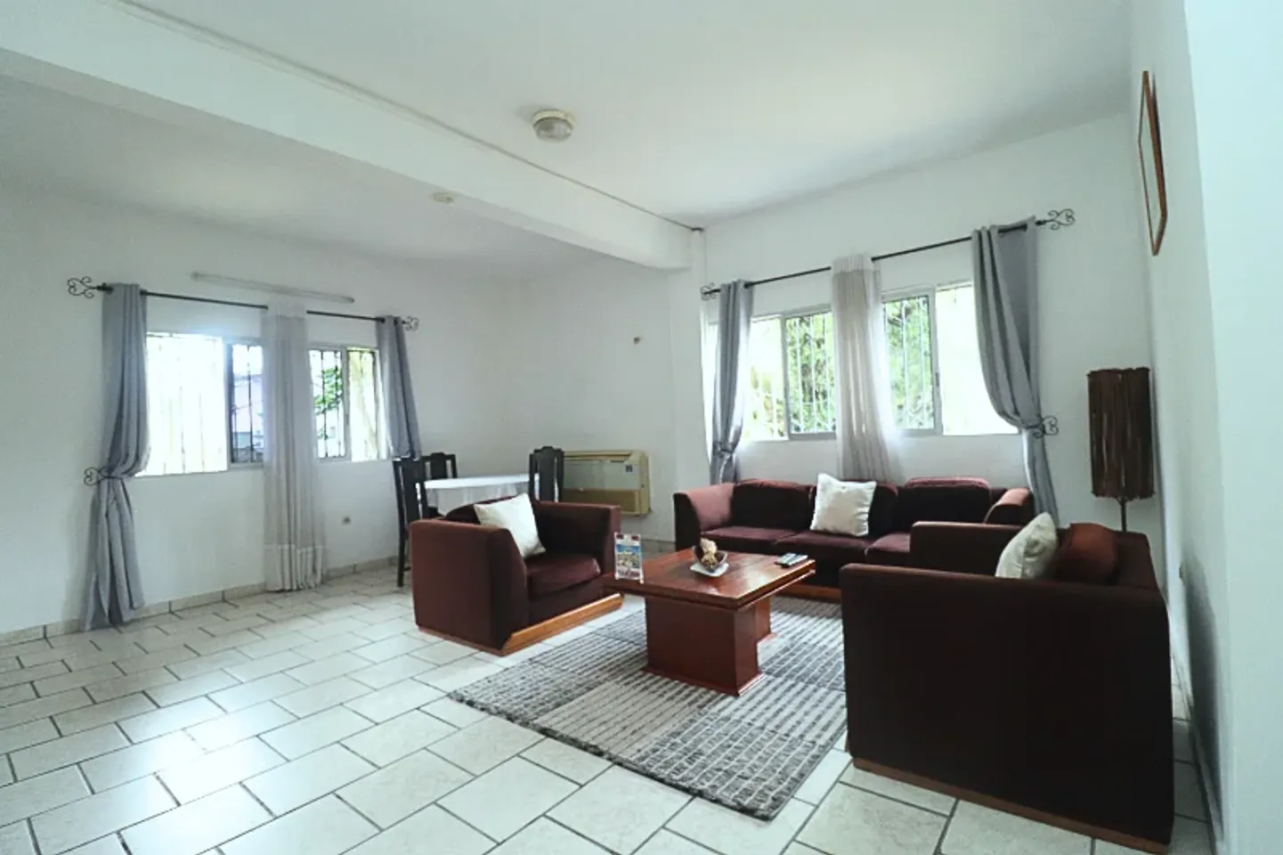 Studio Meublé Bonanjo, Douala (4/11)